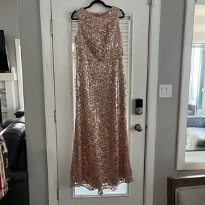 Stunning Vince Camuto formal evening gown! Never worn with tags still on.